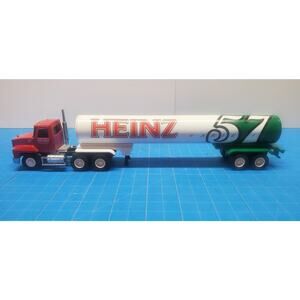 Penjoy Mack Heinz 57 Tanker and Dry van Trucks